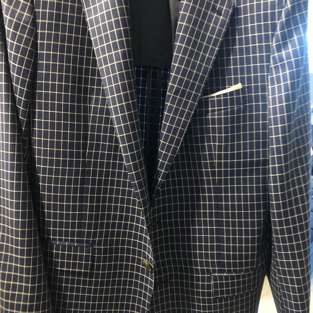 Vitale Barberis Canonico suit
